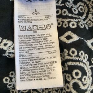 GAP Tops - GAP eyelet embroidered black & white top GAP Tops - GAP eyelet embroidered black & white top